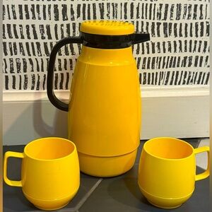 Crown Corning Thermique Yellow Glass Insulated Thermos Carafe Pitcher Dinex Cups